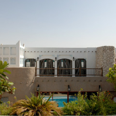 Отель Al Liwan Suites пляж