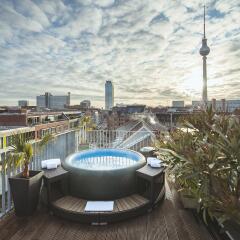 Отель The Weinmeister Berlin-Mitte Германия, Берлин - 1 отзыв об отеле, цены и фото номеров - забронировать отель The Weinmeister Berlin-Mitte онлайн бассейн