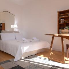 Апартаменты Apartment With 4 Bedrooms in Lisboa, With Wonderful City View, Furnish комната для гостей