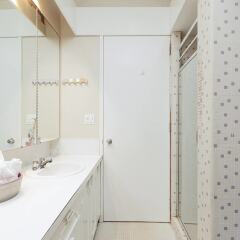 Отель Vancouver Shaughnessy Cozy Heritage House Канада, Ванкувер - отзывы, цены и фото номеров - забронировать отель Vancouver Shaughnessy Cozy Heritage House онлайн ванная фото 3