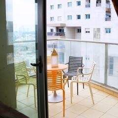 Отель Luxury With Stunning View And Parking Рамат-Ган балкон