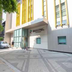 Отель Bizotel Bangkok Бангкок парковка