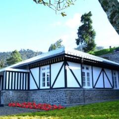 Отель 26 Loversleap Cottage