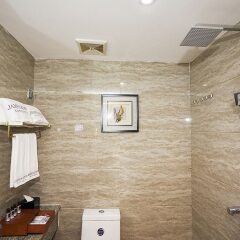 Отель Guangzhou Yu Cheng Hotel Китай, Гуанчжоу - 1 отзыв об отеле, цены и фото номеров - забронировать отель Guangzhou Yu Cheng Hotel онлайн ванная фото 2