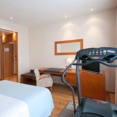 Отель Tryp Valencia Oceánic Hotel Испания, Валенсия - отзывы, цены и фото номеров - забронировать отель Tryp Valencia Oceánic Hotel онлайн удобства в номере