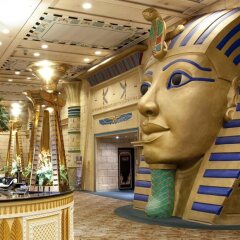 New Orient Landmark Hotel развлечения
