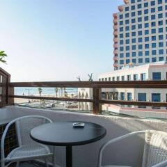 Отель Liber Seashore Suites Тель-Авив балкон