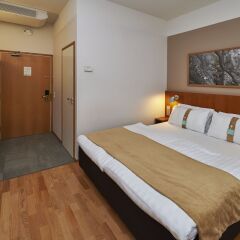 Отель Holiday Inn Helsinki - Vantaa Airport Финляндия, Вантаа - 9 отзывов об отеле, цены и фото номеров - забронировать отель Holiday Inn Helsinki - Vantaa Airport онлайн сейф в номере