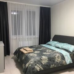 Апартаменты SKY-APARTMENTS комната для гостей фото 2