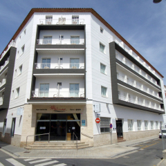 Отель Apartamentos Solimar Испания, Калафель - 4 отзыва об отеле, цены и фото номеров - забронировать отель Apartamentos Solimar онлайн вид на фасад
