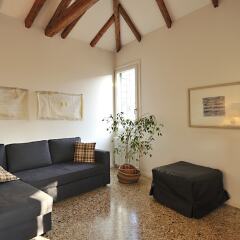 Апартаменты Venice Rialto Apartment With Balcony комната для гостей фото 5