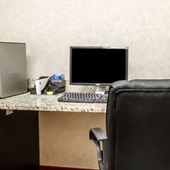 Отель Comfort Inn Louisville банкомат