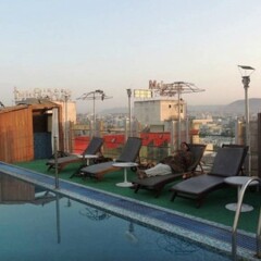 Отель Royal Orchid Central Jaipur бассейн фото 2