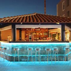 Kefalos - Damon Hotel Apartments гостиничный бар