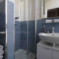 Отель GuestHouse Paris 8eme Франция, Париж - отзывы, цены и фото номеров - забронировать отель GuestHouse Paris 8eme онлайн ванная
