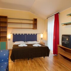 Hotel La Madeleine сейф в номере