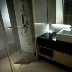 Отель TIRAS Patong Beach Hotel Таиланд, Патонг - отзывы, цены и фото номеров - забронировать отель TIRAS Patong Beach Hotel онлайн ванная фото 2