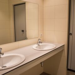 Отель Génération Europe Youth Hostel Бельгия, Брюссель - 2 отзыва об отеле, цены и фото номеров - забронировать отель Génération Europe Youth Hostel онлайн ванная