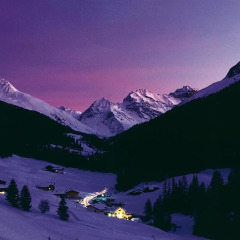 Отель Chalet Berghof Sertig спортивное сооружение