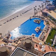 Dukes Dubai, a Royal Hideaway Hotel пляж