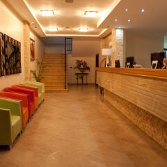 Отель Oak Plaza East Airport интерьер отеля