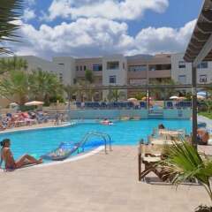 Meropi Hotel & Apartments бассейн фото 15