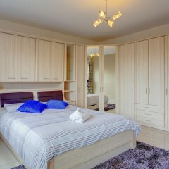 Апартаменты Centric and Spacious Apartment With Wifi and Balcony Гзира комната для гостей фото 2