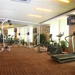 Landmark International Hotel Science City фитнесс-зал