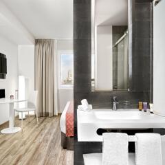 Отель NH Collection Madrid Suecia комната для гостей фото 2