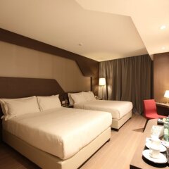 DoubleTree by Hilton Hotel Yerevan City Centre Ереван комната для гостей фото 4