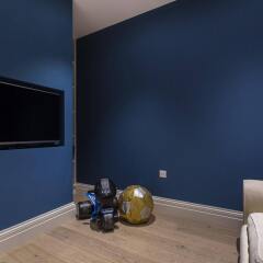 Апартаменты Onefinestay - Holland Park Apartments Лондон спортивное сооружение