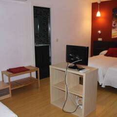 Отель Hostal Falfes удобства в номере