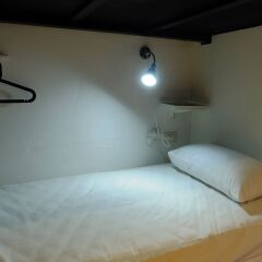 Seek Sleep Hostel Бангкок комната для гостей
