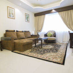 Travellers Hotel Apartment комната для гостей