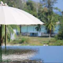 Отель Twin Sands Resort and Spa A204