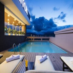 Meriton Hotel Нячанг бассейн