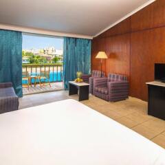 Hawaii Caesar Palace Hotel & Aqua Park - Families and Couples only комната для гостей фото 4