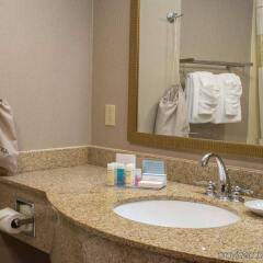 Отель Hampton Inn by Hilton Troy ванная фото 2