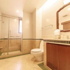 Отель Baan Montida Serviced Residence Бангкок ванная