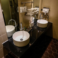Hotel Story ванная
