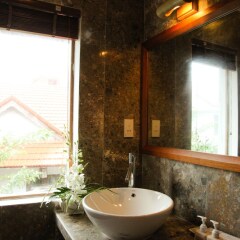 Отель Charming Homestay ванная