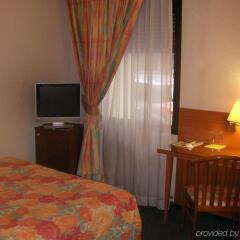Отель Hôtel Espace Champerret фото 14