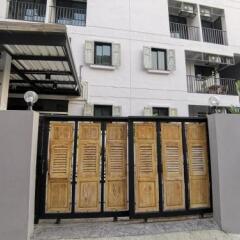 Wonwaan Hostel Бангкок балкон