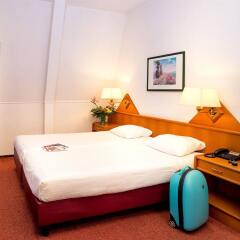 Отель Owl Hotel Нидерланды, Амстердам - 1 отзыв об отеле, цены и фото номеров - забронировать отель Owl Hotel онлайн сейф в номере