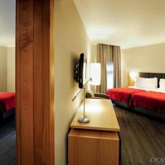 SANA Reno Hotel сейф в номере