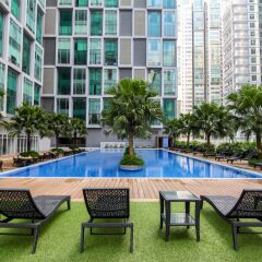 Отель Soho Suites KLCC Apartment Малайзия, Куала-Лумпур - отзывы, цены и фото номеров - забронировать отель Soho Suites KLCC Apartment онлайн бассейн фото 2