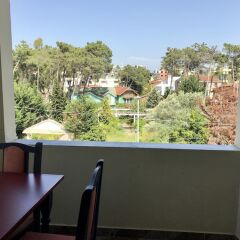 The Garden Beach Hostel Голем балкон