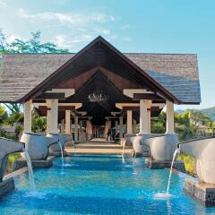 Отель The H Resort Beau Vallon Beach бассейн фото 2