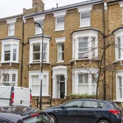 Отель 2 Bedroom Flat Near Hampstead Heath парковка