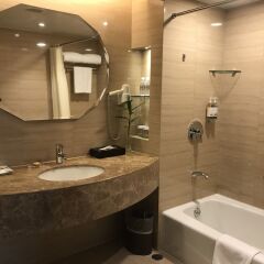 Отель Jianguo Hotel Shanghai Китай, Шанхай - отзывы, цены и фото номеров - забронировать отель Jianguo Hotel Shanghai онлайн ванная